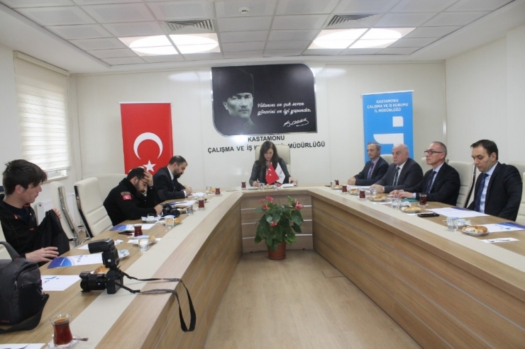 Kastamonu’da En Çok Garson, Makineci Ve Kasiyer Aranıyor