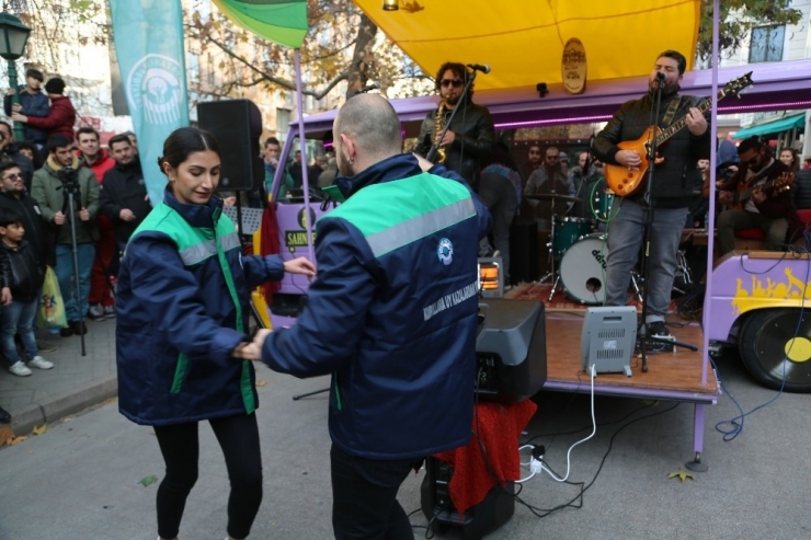 ‘Sahnefon’ İlk Konserini Verdi