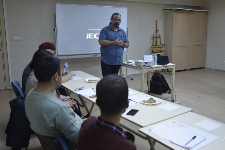 Tepebaşı Belediyesi’nden İnsan Hakları Eğitimi