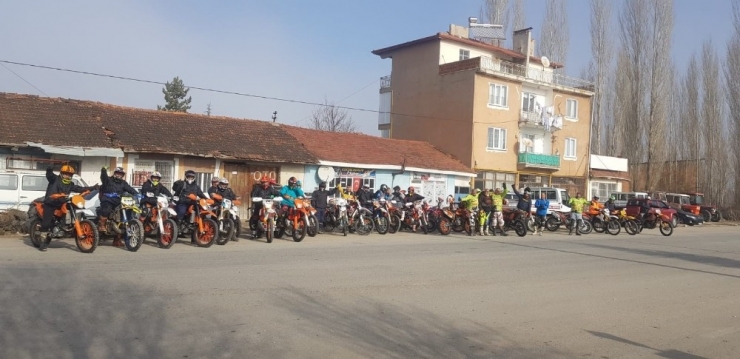 Motosiklet Tutkunları Çavdarhisar’da Buluştu
