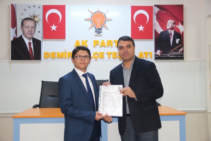 18 Yaşındaki Genç Belediye Meclis Üyeliği İçin Aday Adayı Oldu