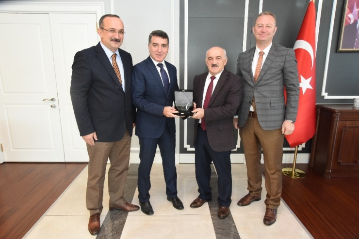 Altınordu Belediyesine Tarihi Kentler Birliğinden Ödül