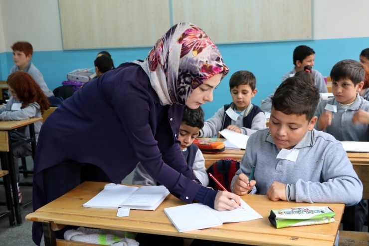 ‘Severek Öğreniyorum’ Projesi İle Göçmen Öğrencilerin Uyum Sorunu Kalmayacak
