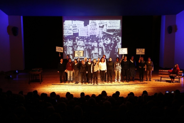 ’Kelebeklerin Peşinde’ Tarihe Damga Vuran 13 Kadını Anlattı