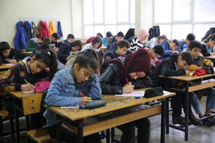 Demirkol, 12 Bin Öğrencinin Eğitimine Katkı Sağladı