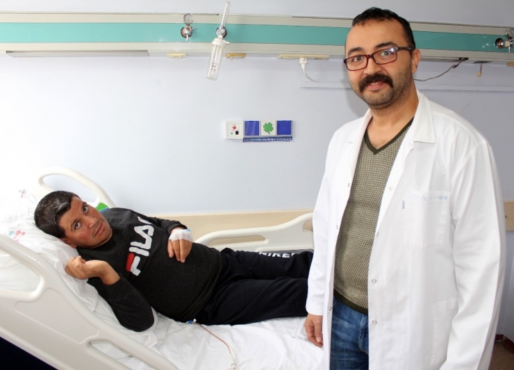 Denizli’de Sırt Üstü Böbrek Ameliyatı Yapıldı