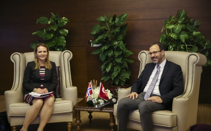 Bakan Kasapoğlu Norveçli Bakanla Bir Araya Geldi