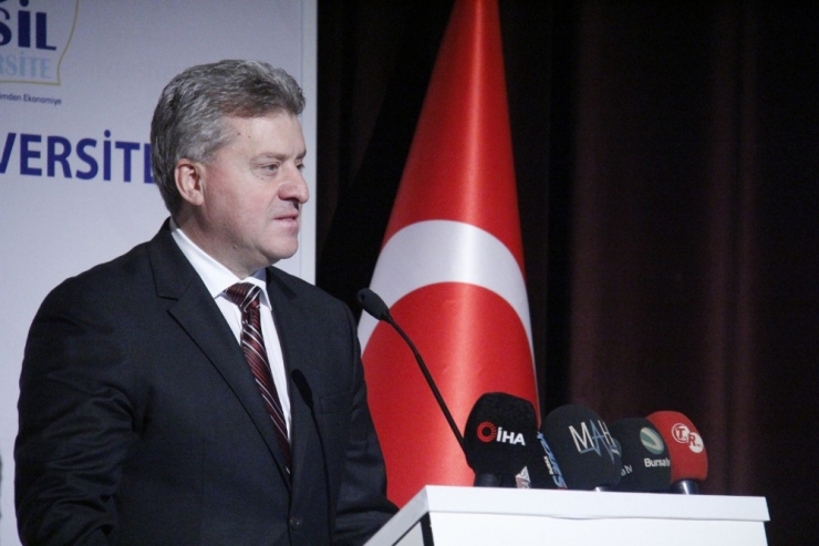 Makedonya Cumhurbaşkanı İvanov Üniversitelilerle Bir Araya Geldi