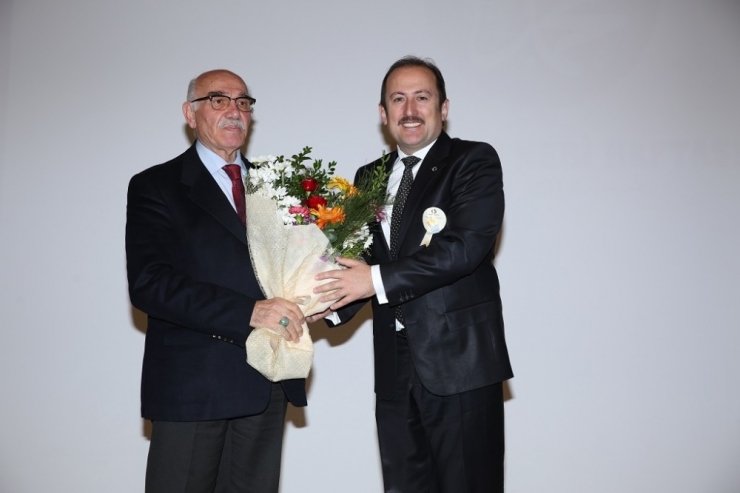 “İlim Ve Hikmet Seninle Daima” Konulu Konferans Düzenlendi