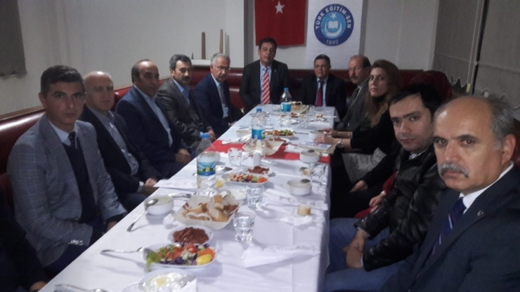 Saruhanlı’da Öğretmenler Yemekte Buluştu