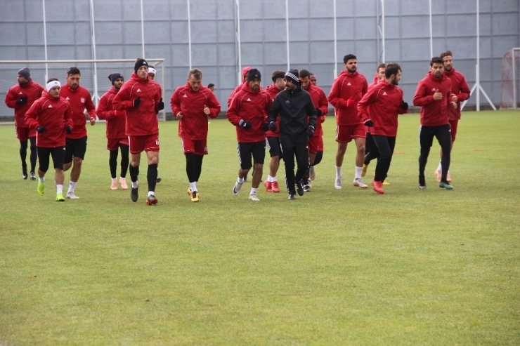 Dg Sivasspor, Başakşehir Maçı Hazırlıklarını Sürdürdü