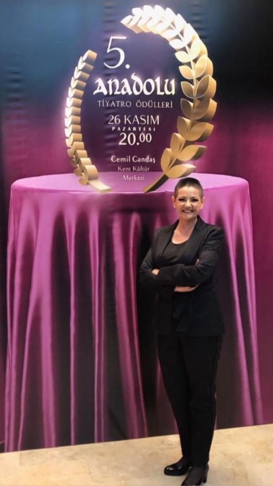 Sevinç Gediktaş, "Yılın Tiyatro Kadını" Ödülünü Aldı