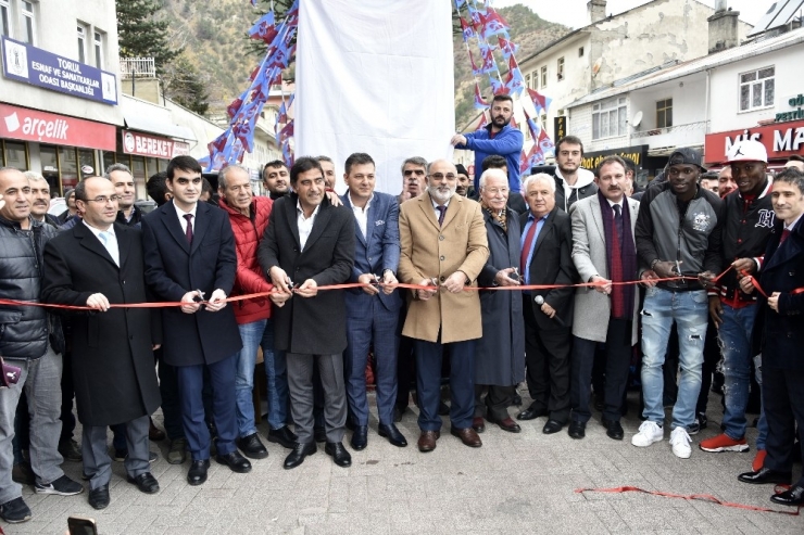 Trabzonsporlu Futbolcuların Cam Seyir Terasındaki Zor Anları