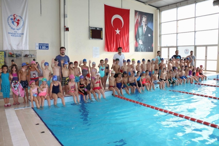 Manisa’da ’Yüzme Bilmeyen Kalmasın’ Projesi Başladı