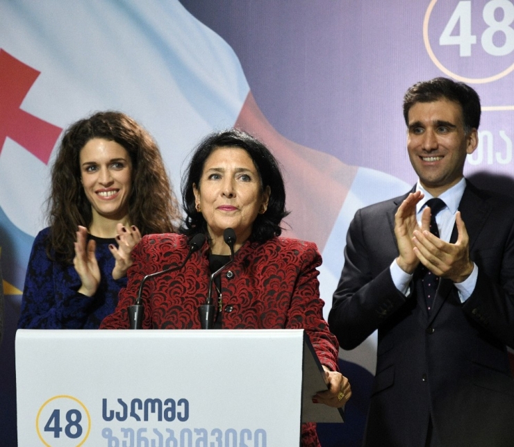 Gürcistan’ın İlk Kadın Cumhurbaşkanı