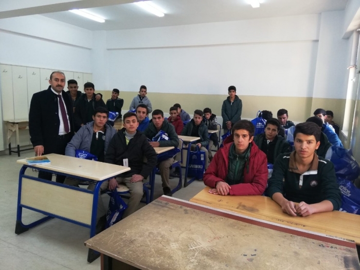 Önder’den Örnek Davranış