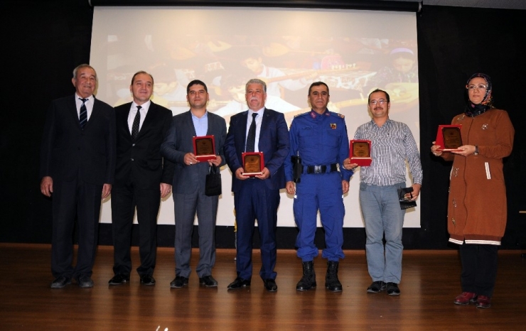 Erdemli’de ’Öğretmen Gözü İle Eğitim’ Konulu Fotoğraf Yarışması Sonuçlandı