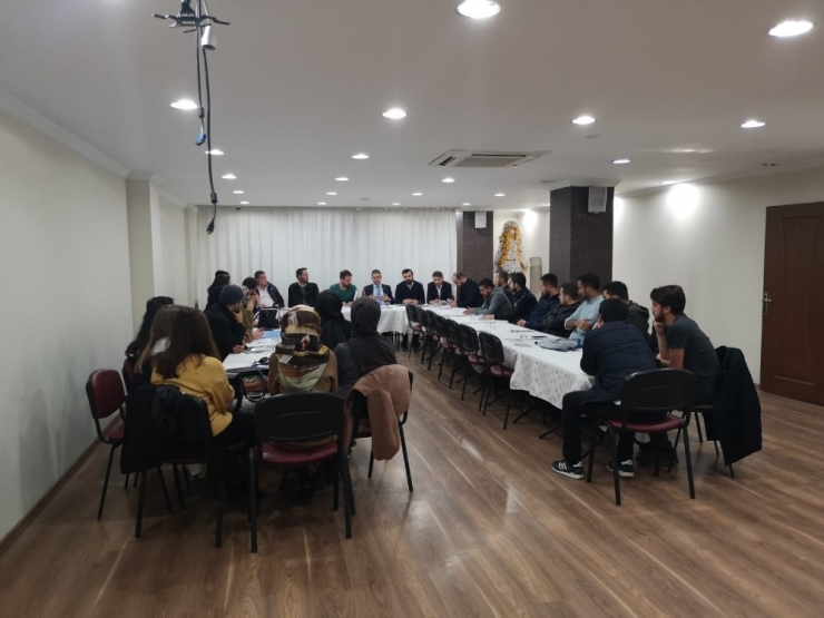 Başkan Aday Adayı Aksan Müsiad’lı Gençlerle Bir Araya Geldi