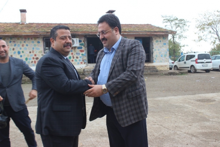 Siverek’te İhtiyaç Sahibi Öğrencilere Bot Ve Mont Yardımı