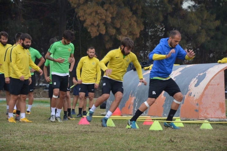 Lider Aliağaspor, Çayırovaspor’u Konuk Edecek