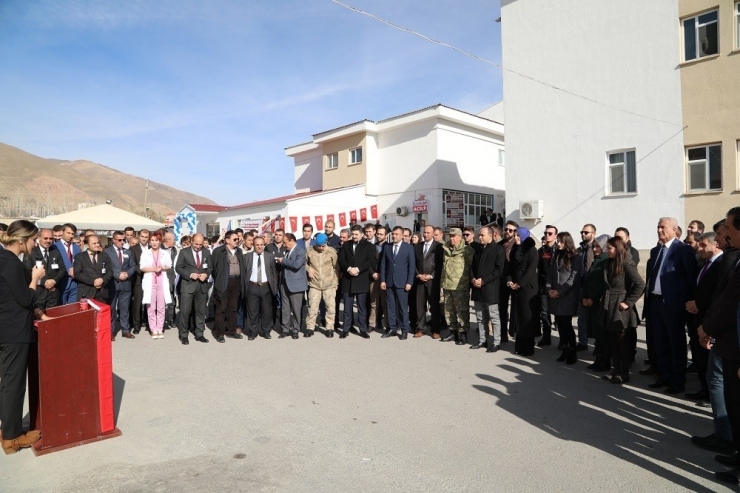 Başkale’de Diyaliz Ve Acil Servis Merkezleri Hizmete Açıldı