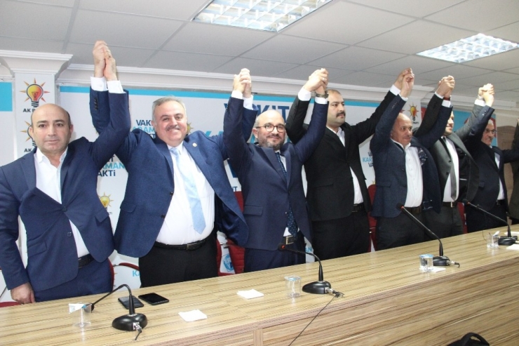 Karaman’da Ak Parti Belediye Başkan Adayını Tanıttı