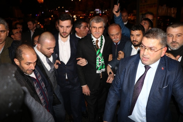 Ekrem Yüce, Başkan Gibi Karşılandı