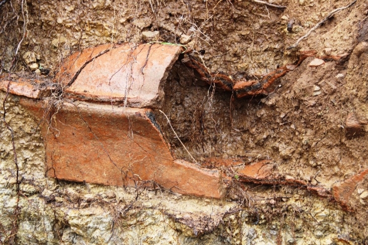 Bodrum’daki Sel Bizans Mezarlarını Ortaya Çıkardı