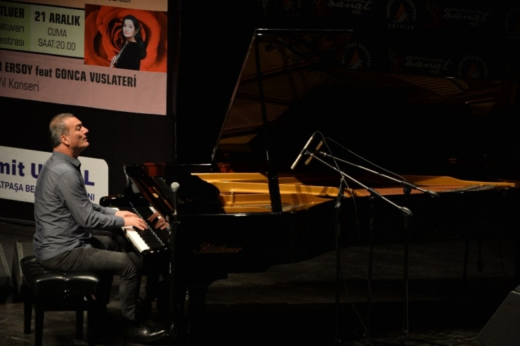 Kerem Görsev Trio’dan Muhteşem Performans