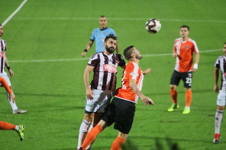Spor Toto 1. Lig: Adanaspor: 0 - Hatayspor: 0 (İlk Yarı Sonucu)