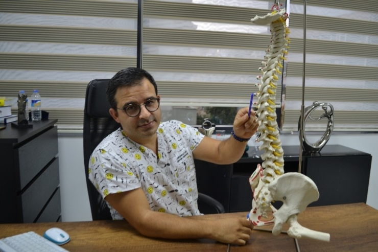 Akıllı Telefon Bağımlılığı Fıtık Ediyor