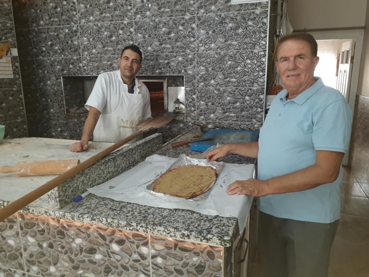 Simav’ın Tahinli Pidesini İzmir’de Tanıttı