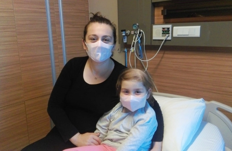 Yağmur, Hayata Tutunabilmek İçin İlik Nakli Bekliyor