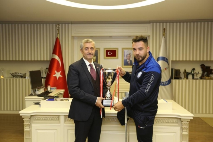 Başkan Tahmazoğlu’ndan Sporseverleri Ampute Takımının Maçına Davet