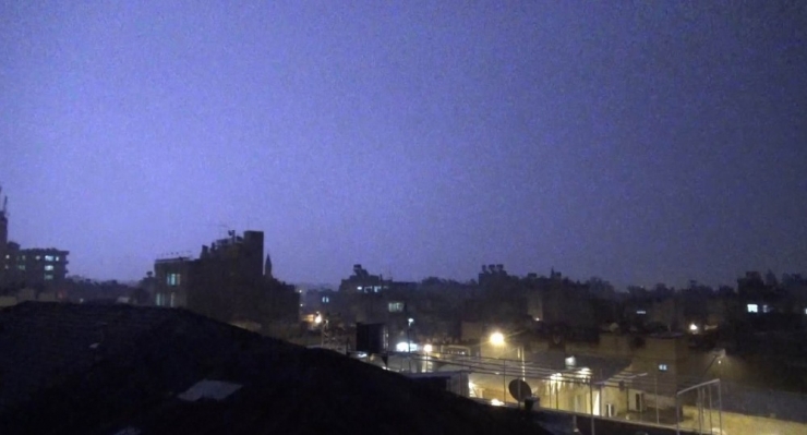 Şimşekler Geceyi Gündüze Çevirdi