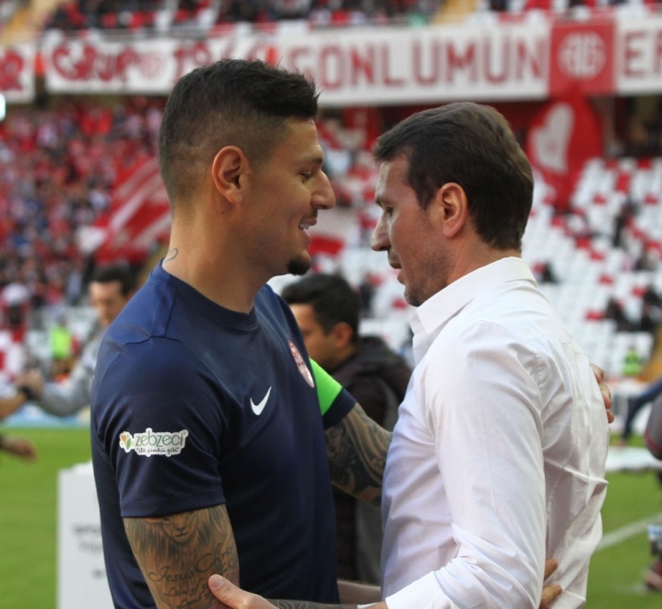 Spor Toto Süper Lig: Antalyaspor: 1 - Göztepe: 0 (İlk Yarı)