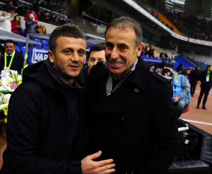 Spor Toto Süper Lig: M. Başakşehir: 0 - Dg Sivasspor: 0 (Maç Devam Ediyor)