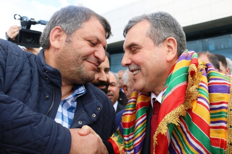 Akçakale’den Beyazgül’e Tam Destek