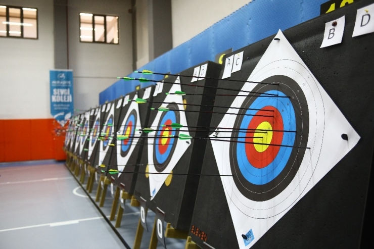 Öğrenciler, Okçuluk Şampiyonası’nda Kıyasıya Yarıştı