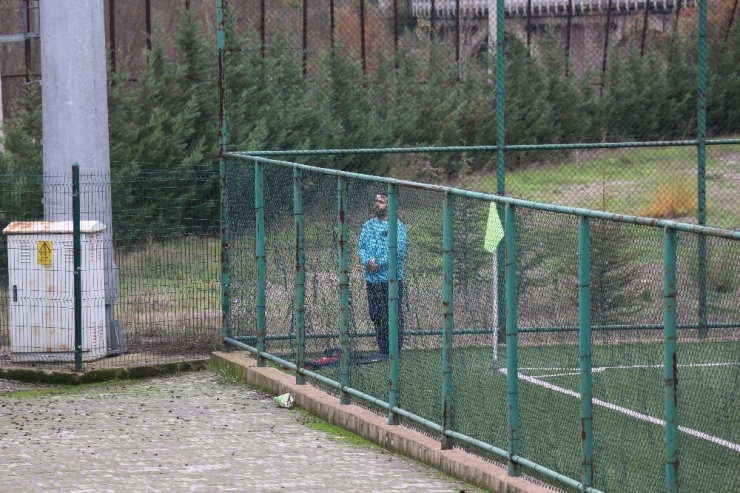 Maç Öncesi Namaz Kılan Oyuncunun Görüntüsü Sosyal Medyada Büyük İlgi Gördü