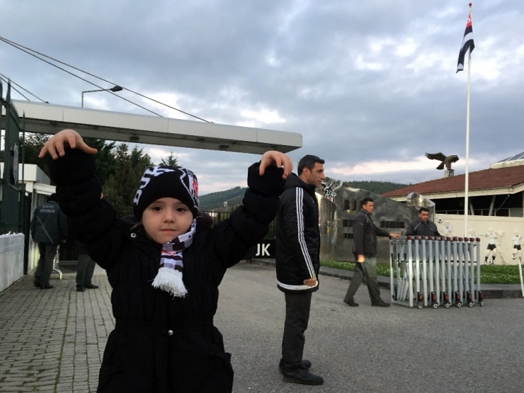 Beşiktaş, Tesislerden Ayrıldı
