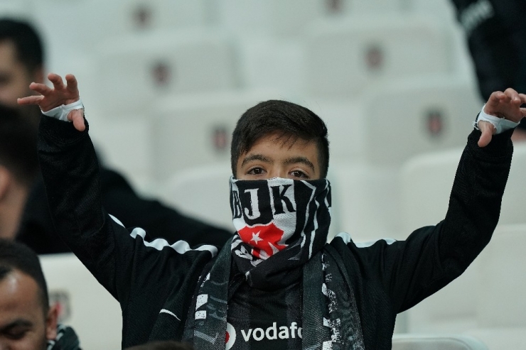 Spor Toto Süper Lig: Beşiktaş: 1 - Galatasaray: 0 (Maç Devam Ediyor)