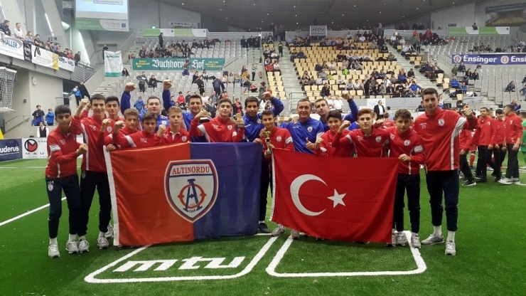 Altınordu’nun Gençlerinden Büyük Başarı