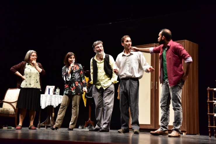 Bilecikliler Tiyatro Oyunları İle Buluşmaya Devam Ediyor