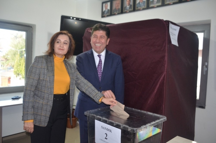 Bilecik’te Chp’nin Adayının Belirlenmesi İçin Temayül Yapıldı