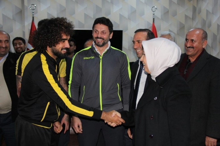 Gürkan Ve Çalık’tan E.yeni Malatyaspor’a Moral Ziyareti