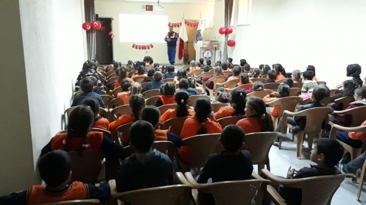 Jandarma Trafik Timleri Ders Verdi