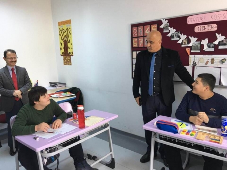 Milli Eğitim Müdürlüğü’nden Engeliler Günü Etkinliği