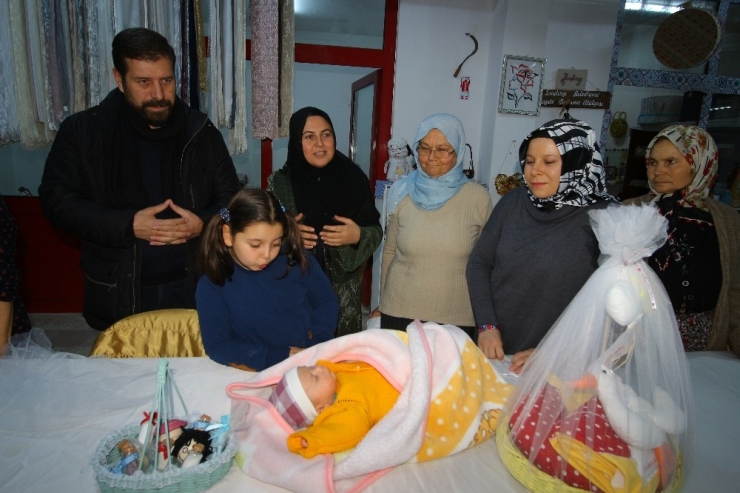 Doğumdan Kırk Gün Sonra Bebekler ’Kırk Uçurmaya’ Gidiyor