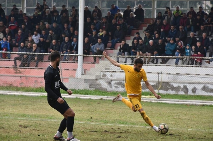 Aliağaspor Sahasında Golsüz Berabere Kaldı